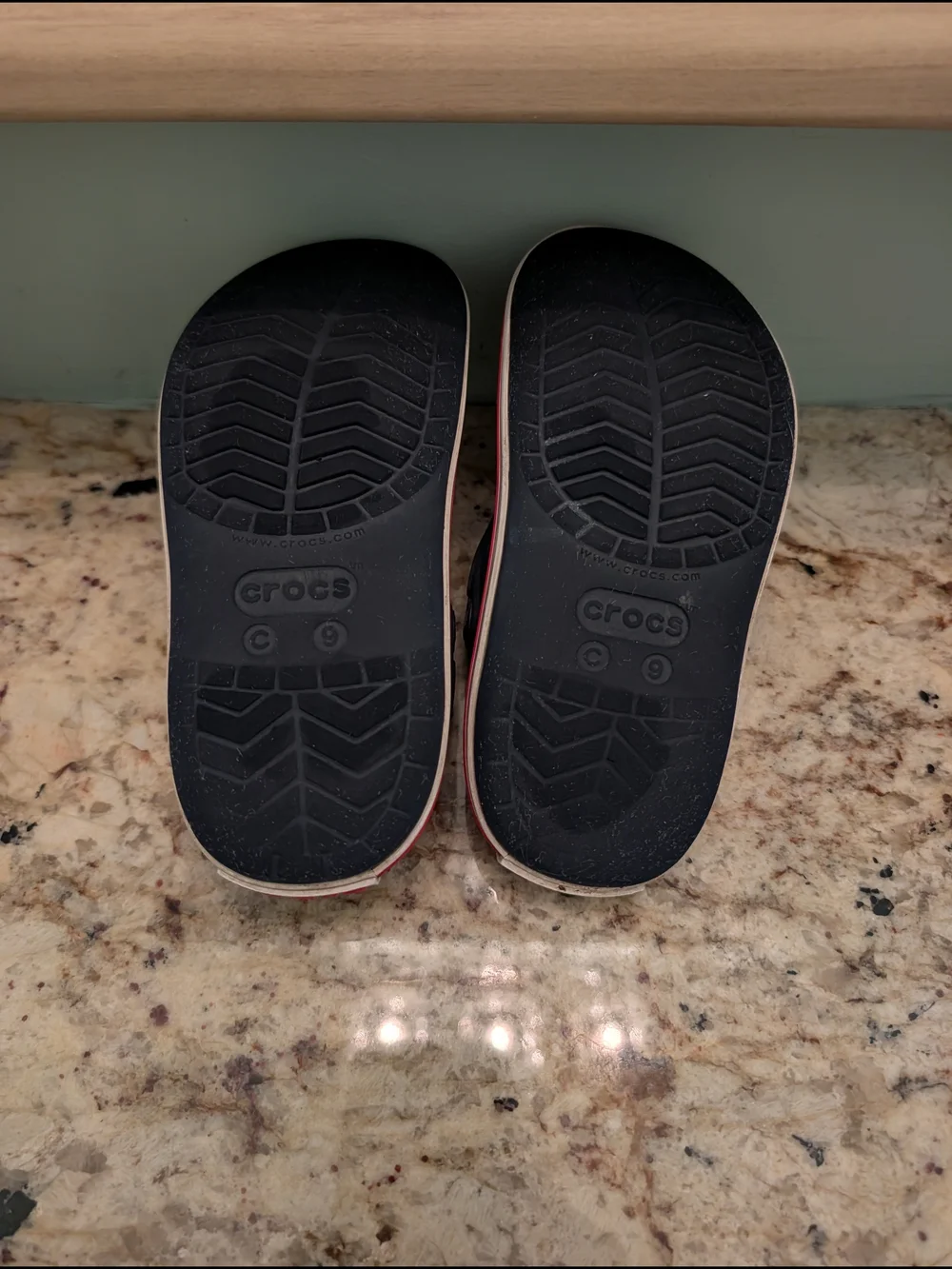CROCS Toddler/little Kids Classic Clog in Navy with White And Red Trim